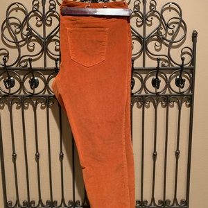 Universal Thread 🧵 Cord Slacks